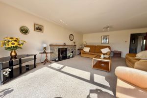 20' Living Room- click for photo gallery